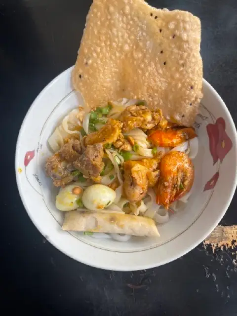 Mỳ quảng (tô lớn) - 55.000 ₫ tại Mỳ Quảng Cô Nguyệt - Miếu Bình Đông