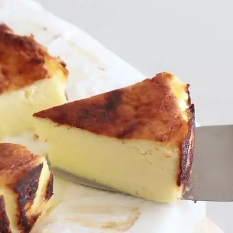 Basque burnt cheesecake - 82.000 ₫ tại Panda's Bakery
