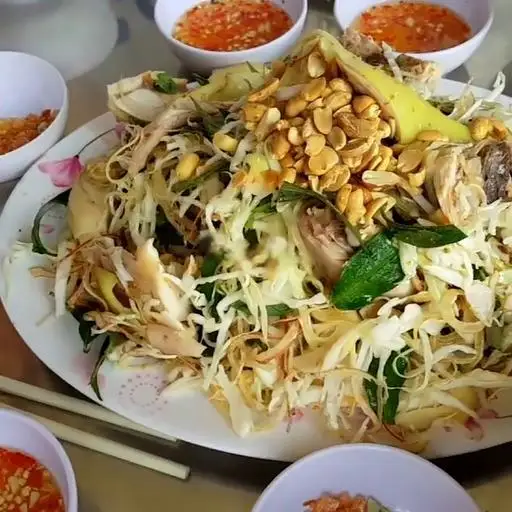 Nửa con gà trộn gỏi - cháo - 190.000 ₫ tại Gà Ta Sơn Ca - Gà Cúng, Gỏi, Cơm & Cháo