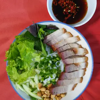 Bún Nước Tương Heo Quay - 44.000 ₫ tại Bún Nước Tương & Trà Chanh Giã Tay - Dương Quán - Đường Số 14A