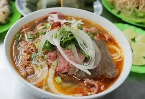 Bún Bò Tái - 57.000 ₫ tại Mệ Ơi - Bún Bò Huế & Bánh Huế - Phạm Văn Đồng