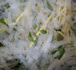 Bánh Tráng Sợi Trộn Muối Tỏi Chay - 25.000 ₫ tại Ăn Vặt 2K1 -  Bánh Tráng Trộn, Bánh Tráng Cuốn & Mì Trộn - Nguyễn Oanh 