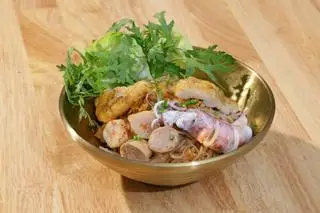 Hủ tiếu khô Bà Dung - 75.000 ₫ tại Chả Bà Dung - Bún Thái, Mì Trộn, Hủ Tiếu - Đường Số 45