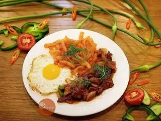 Hình ảnh Nui Xào bò+ trứng +đá me 
