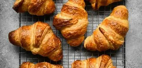 Mon Ami Bakery - Tô Hiến Thành - Ăn vặt gần bạn