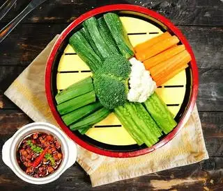 rau luộc thập cẩm - 23.000 ₫ tại Cháo Ếch Gấu Béo - Nguyễn Trọng Tuyển