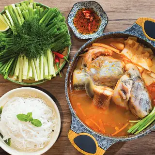 Lẩu Măng Chua Cá Lăng (Đầu Đuôi) - 258.120 ₫ tại Trống Cơm Chảo Cá - Cơm Việt & Chả Cá Lã Vọng - Cresent Mall