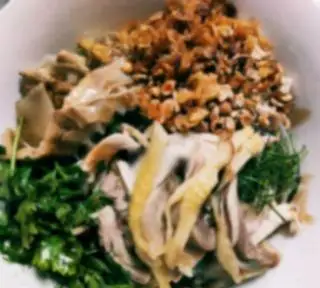 Hình ảnh Bún trộn gà đùi