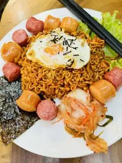 Hình ảnh Mì Trộn Cá Viên Chiên