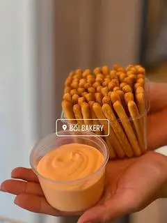 Bánh que chấm sốt - 30.000 ₫ tại Bối Bakery - Bông Lan Trứng Muối & Bánh Ngọt - Nguyễn Thượng Hiền