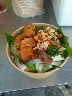Hình ảnh Bún thịt nướng + chả giò