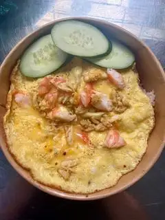 Hình ảnh cơm phủ trứng cua tôm