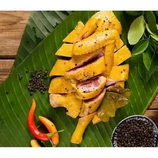 Gà Ủ Muối Hoa Tiêu 1/2 Con(Chặt Sẵn) - 125.000 ₫ tại A.T Food - Gà Ủ Muối Hoa Tiêu - Nguyễn Văn Thương