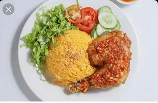 Hình ảnh Cơm gà sốt Thái