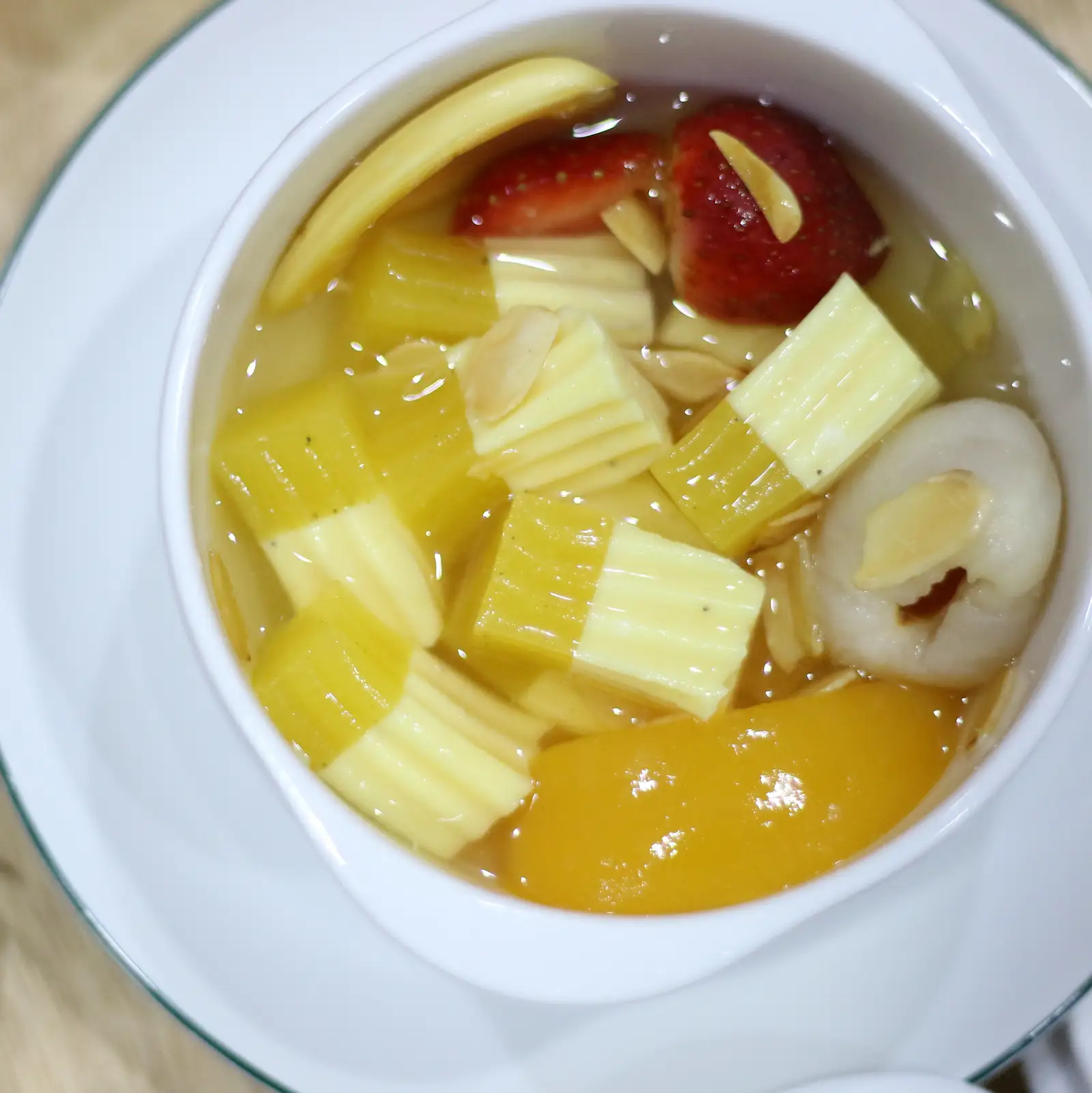 Chè Khúc Bạch Chanh Dây - 35.000 ₫ tại Chè Khúc Bạch Sài Gòn - Phùng Văn Cung
