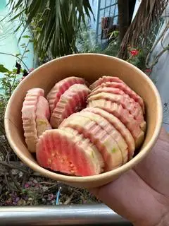ỔI RUỘT HỒNG  - 39.000 ₫ tại Fruit Box Sạch Phú Nhuận - Trái Cây Cắt Sẵn - Huỳnh Văn Bánh