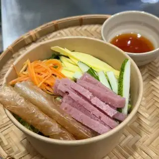 Hình ảnh Bún trộn nem chua Ninh Hòa - Mắm kẹo