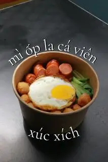 Hình ảnh Mì Xúc Xích Trứng Ốp La Cá Viên