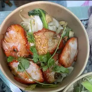 Hủ Tiếu Xào Xá Xíu Sốt Hồng Kông - 55.000 ₫ tại Mì Xào Cơm Chiên Bánh Mì Cá Viên Tân Ký – Nguyễn Lâm