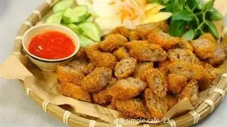 Nem chua - 1 cây - 7.000 ₫ tại Mì Trộn & Cá Viên Chiên Thanh Xuân - Bùi Minh Trực
