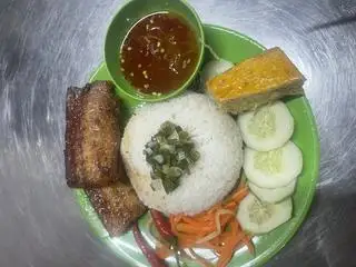 Hình ảnh  cơm tấm ba rọi chả