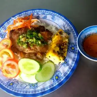Hình ảnh Cơm tấm sườn chả