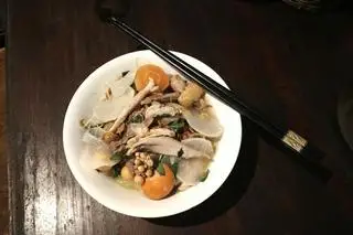 Bánh ướt gà xé - trứng non - 54.000 ₫ tại Góc Dalat - Bánh Ướt, Bò Né & Xiên Nướng - Trần Đình Xu