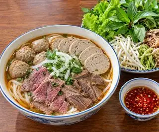 Hình ảnh Bún bò thập cẩm