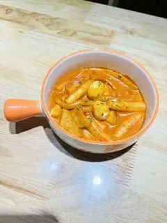 Hình ảnh Tokkbokki Kem Rose