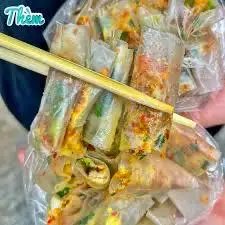 Hình ảnh Bánh tráng khô cuốn thịt heo xay hành lá 