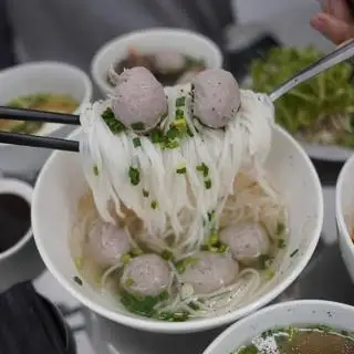bún tái - bò viên - 65.000 ₫ tại Bún Bò Viên Chợ Thái Bình - Cống Quỳnh
