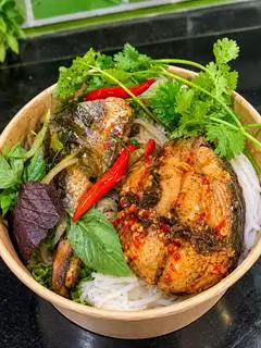 Hình ảnh BÚN CÁ NGỪ TRỘN CAY 