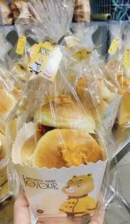 Bánh mì gà cay sốt trứng muối  - 70.000 ₫ tại Tiệm Bánh Gia Phong - Nguyễn Thượng Hiền