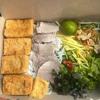 Hình ảnh Bún nước thương + thịt