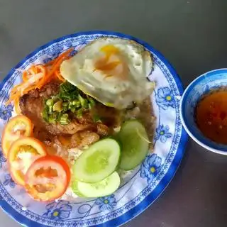 Hình ảnh Cơm tấm sườn ốp la