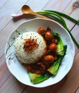 Hình ảnh Cơm Tấm Ba Rọi Trứng Kho
