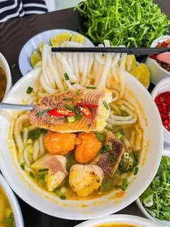 Thố bánh canh thịt - chả cua - 65.000 ₫ tại Bánh Canh Cá Lóc Thanh Thanh - Tôn Đản 