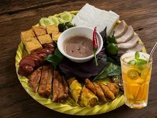 Hình ảnh Bún Đậu Đầy Đủ + Nhiều Bún + TRÀ TẮC NHA ĐAM 500ml (1 người)