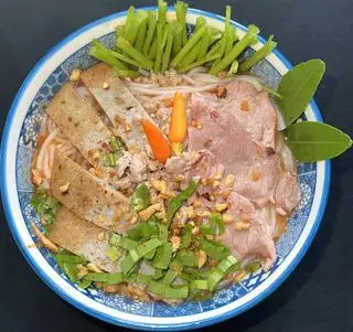 Hình ảnh Mì Tomyum Bò-Chả Cá- Thịt Băm