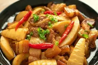 Cơm Thịt Xào Măng - 60.000 ₫ tại Thành Hậu Quán - Cơm Văn Phòng - Chung Cư Ngô Gia Tự