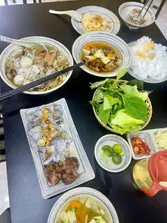 Hình ảnh Bánh Cuốn Chả Nướng Mix Quế