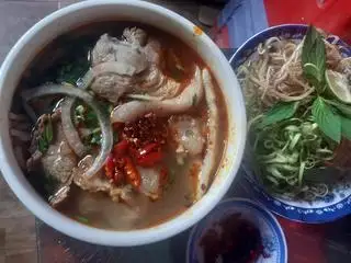 Bún bò đặc biệt - 55.000 ₫ tại Bún Bò Cô Tư - Nguyễn Xí