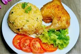 cơm gà xối mỡ đùi lớn canh rong biễn  - 60.000 ₫ tại Cơm Gà Xối Mỡ Tâm Ký 3 - Bình Quới