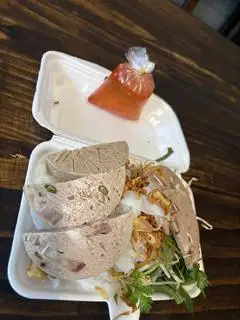 Hình ảnh Bánh ướt chả bì ớt xiêm xanh