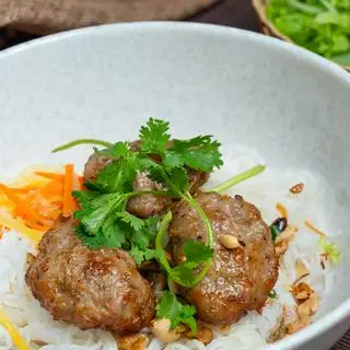 Bún tô nem nướng - 42.000 ₫ tại Bún Thịt Nướng Bảo Bảo - Tân Quý
