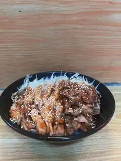 Hình ảnh Cơm heo - gà nướng