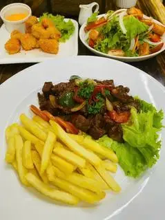 Bò lúc lắc khoai tây chiên - 115.000 ₫ tại Mì Ý 1977 - Cà Phê & Trà - Tôn Thất Thuyết