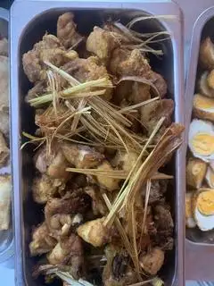 Hình ảnh Cơm Với Thịt Gà Quay