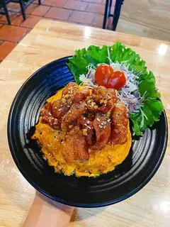 Hình ảnh Cơm phủ trứng da giòn