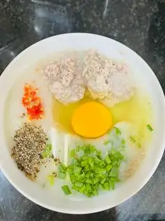 Cháo Thịt Bằm Trứng Gà Ta - 52.000 ₫ tại Cô Tư - Cháo Sườn & Xôi Gà - Đường 40